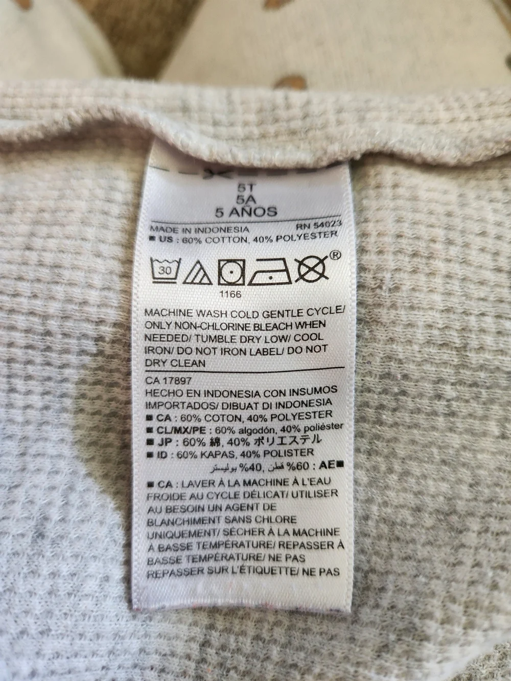 Old Navy Long Sleeve Tee Shirt For Boys Size 5T